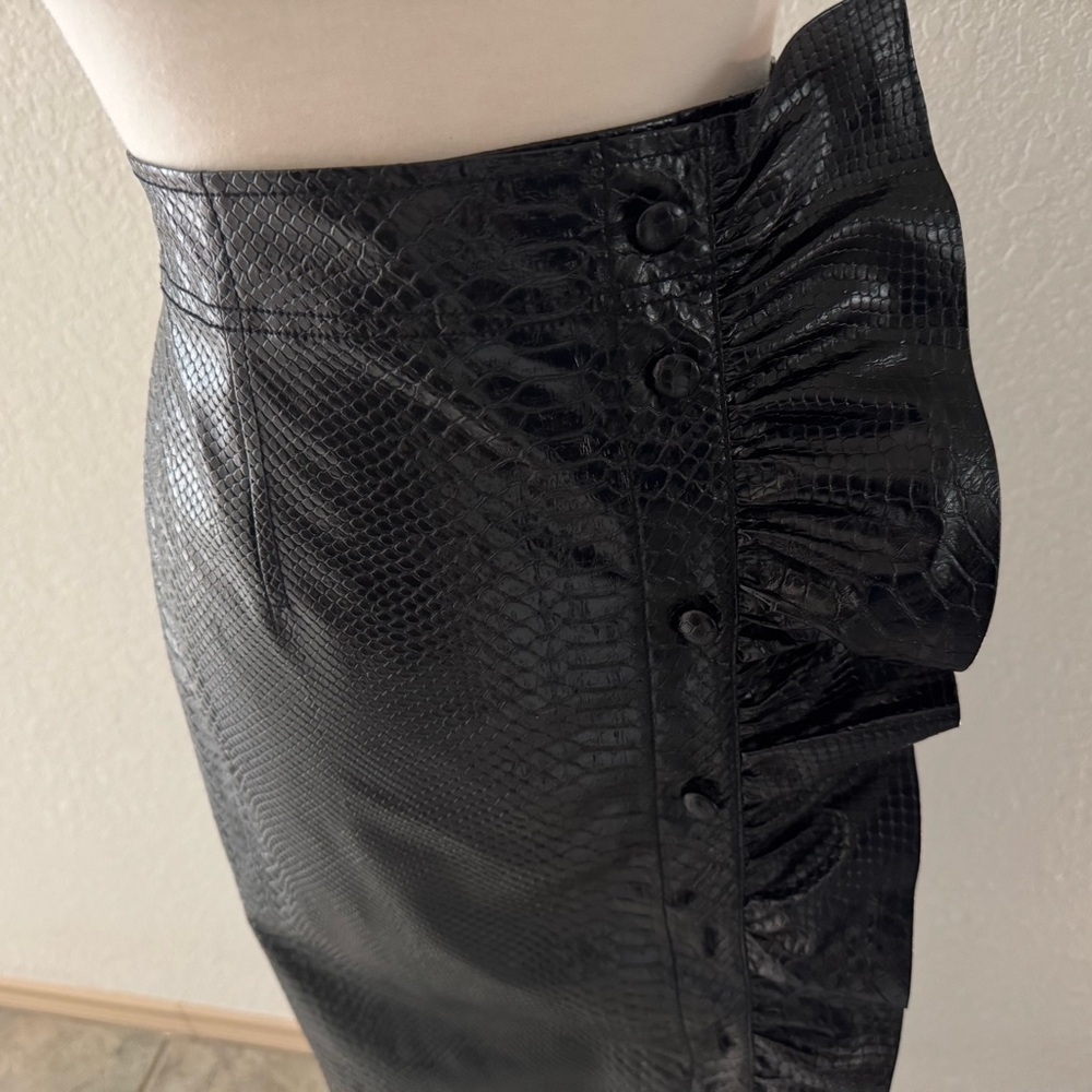 Rebecca Taylor Faux Black Leather Skirt W/ Ruffle‎ Detail Women's Size 4 EUC